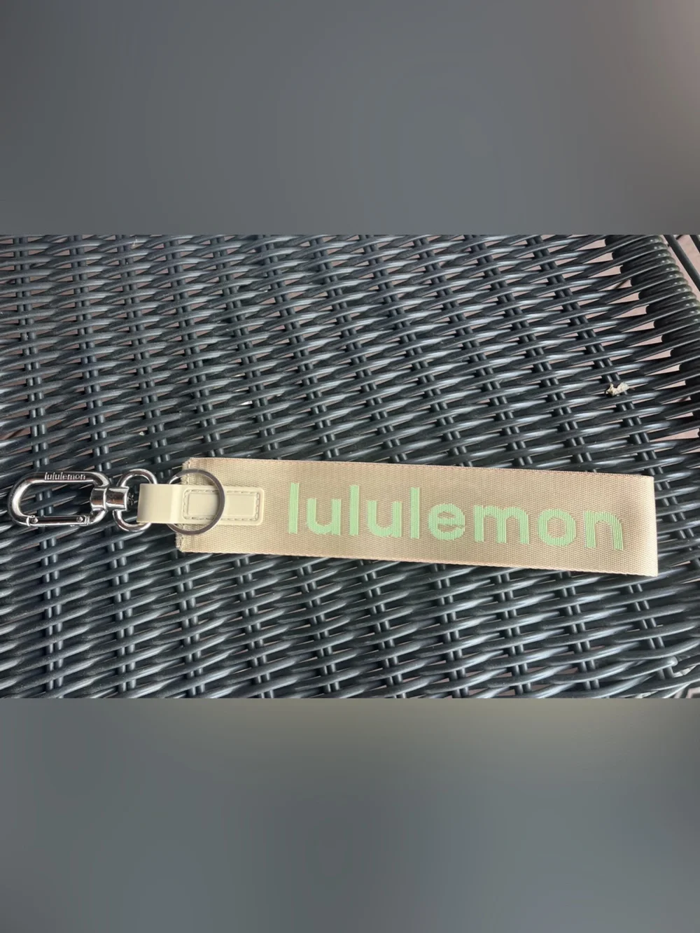 Lululemon Never Lost Keychain in Trench/Pistachio 13